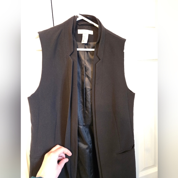 (10) H&M Lined Vest Black - Picture 2 of 10